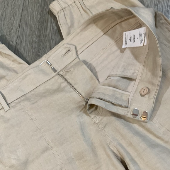 Vince Khaki Cargo Style Linen Blend Ankle Pants.           size 8 - Picture 13 of 15